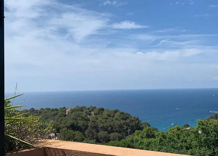 Casa Con Impresionantes Vistas Al Mar